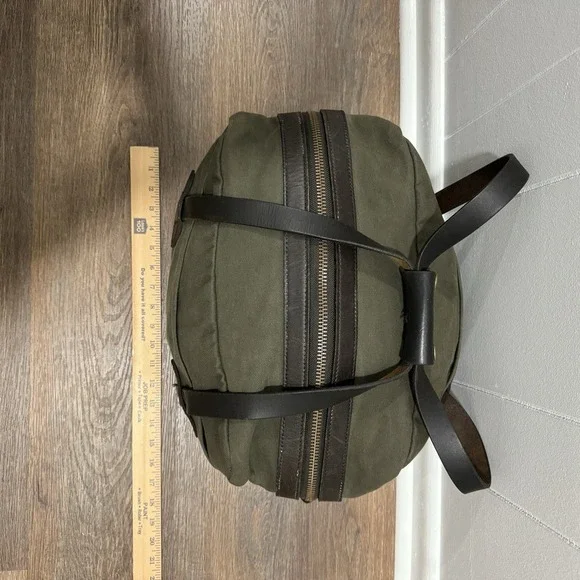 Filson Rugged Twill Small Duffle Bag Otter Green READ NO‎ STRAP YKK
